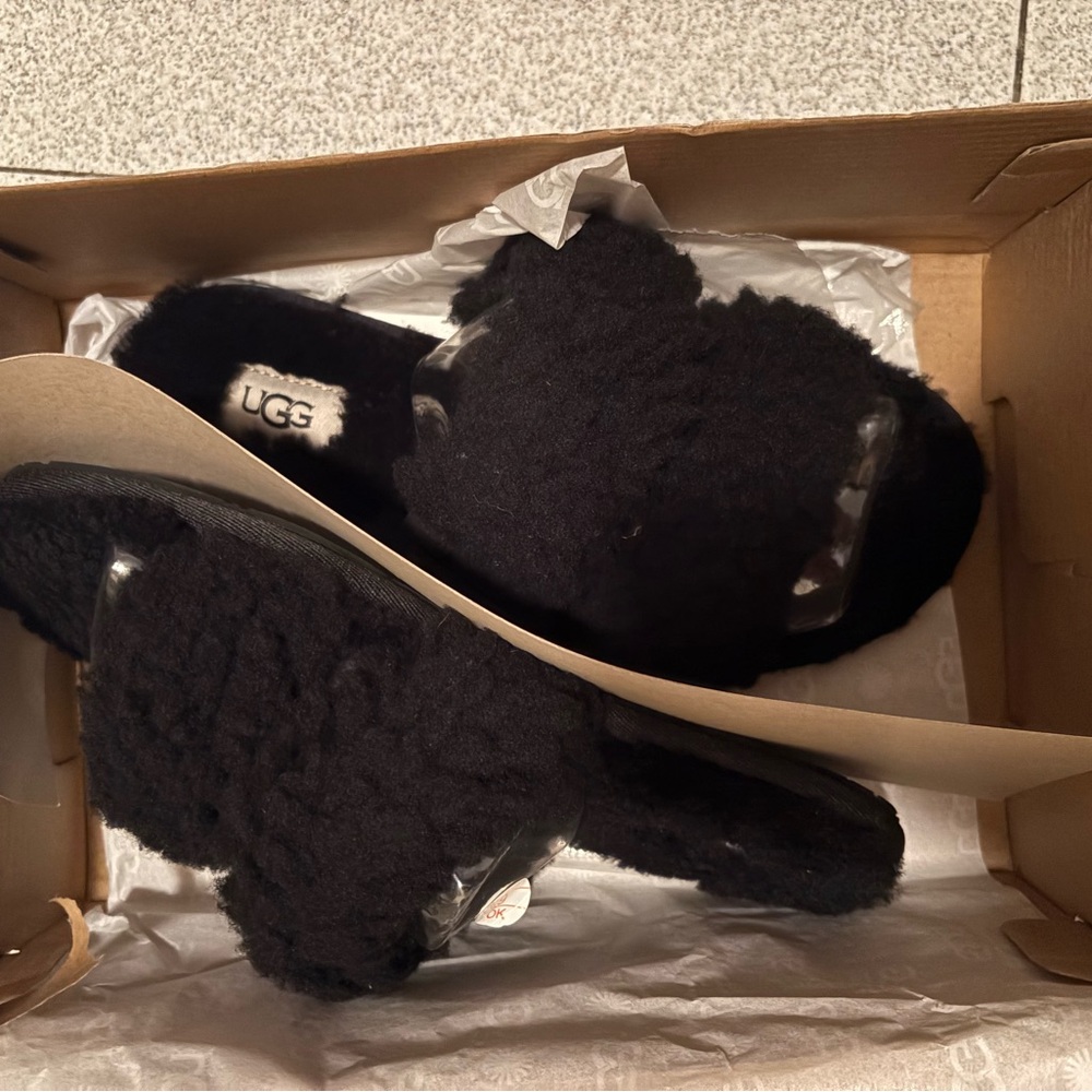 UGG Black Fuzzy Maxi Curly Scuffetta - Picture 2 of 7